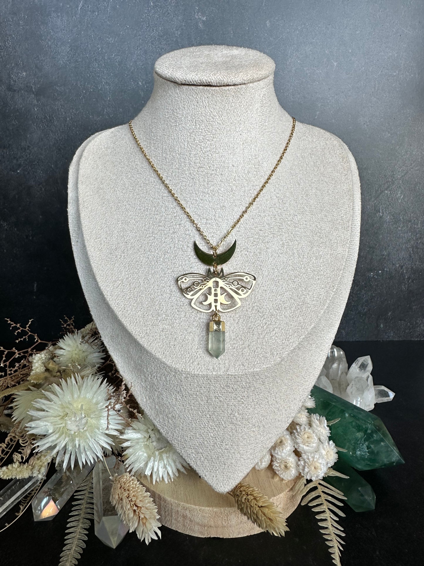 Halskette Edelstahl & Edelstein | Lunara Kette mit Motte & Prehnit