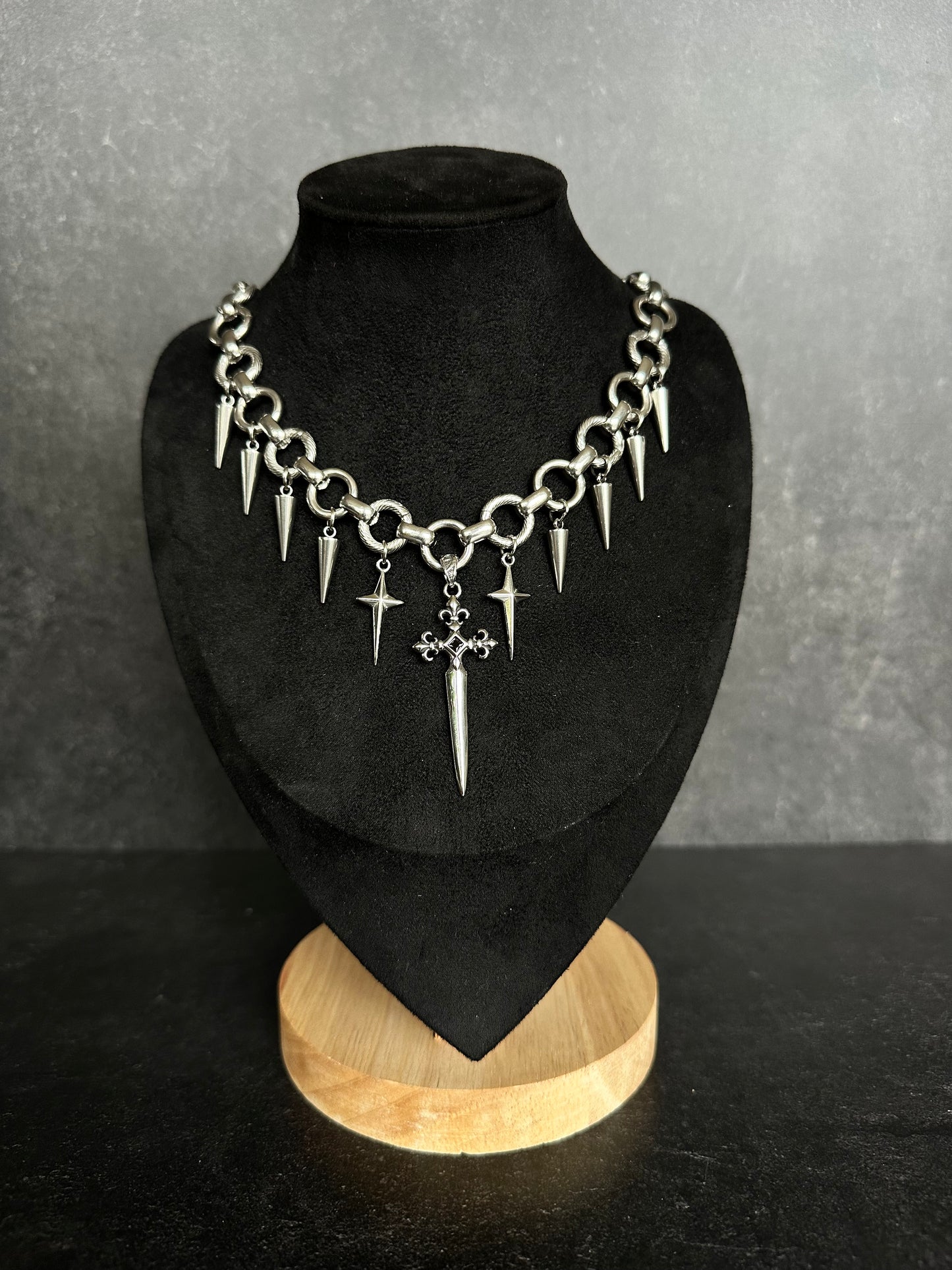 Statement Halskette Gothic Sword