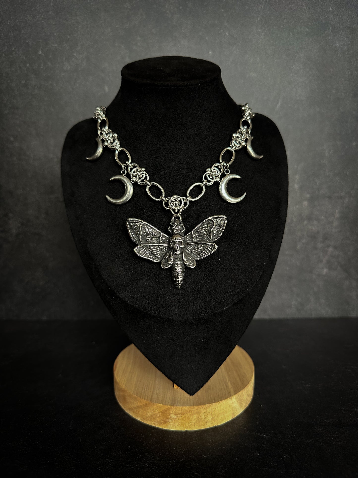 Gothic Halskette Totenkopfmotte Edelstahl